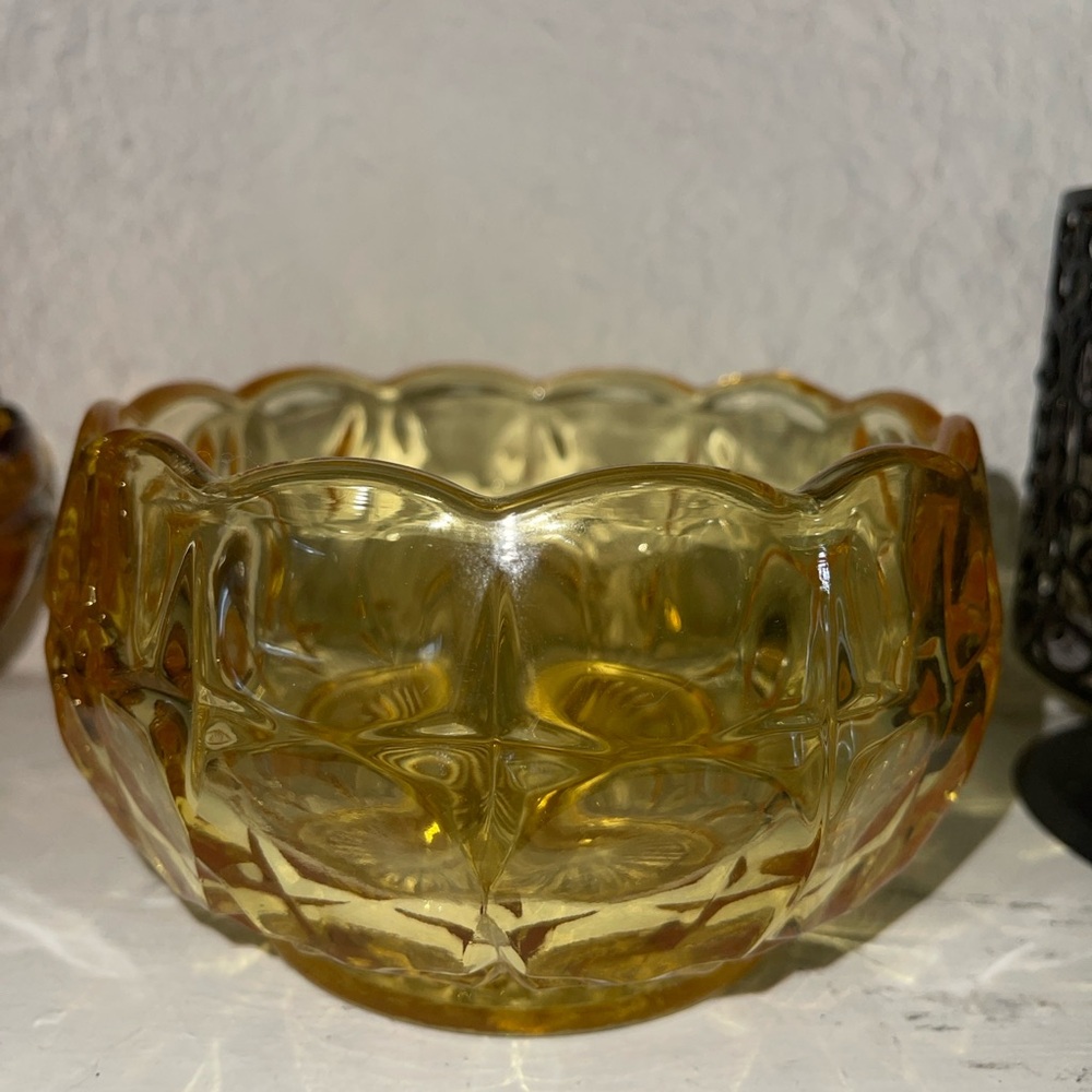 Vintage yellow Indiana Glass Decorative Bowl